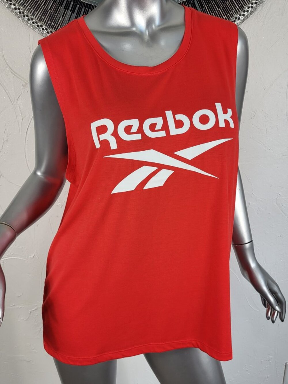 NWT~$40~REEBOK~XL~SLEEVELESS RED TANK TOP MUSCLE WORKOUT ACTIVEWEAR T-SHIRT